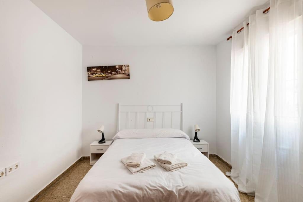 Amplio Piso Para Disfrutar Del Centro De Malaga Con Parking Gratuito Exterior foto