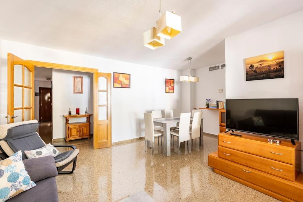Amplio Piso Para Disfrutar Del Centro De Malaga Con Parking Gratuito Exterior foto
