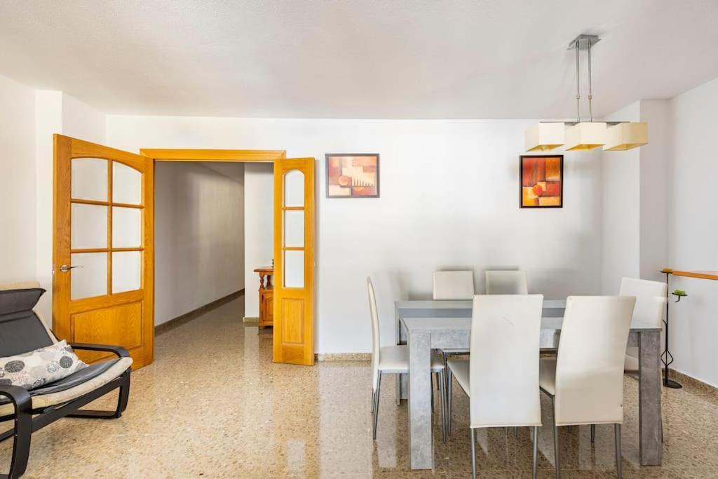 Amplio Piso Para Disfrutar Del Centro De Malaga Con Parking Gratuito Exterior foto