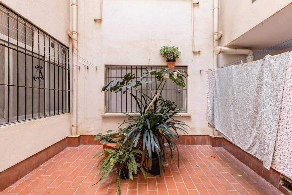 Amplio Piso Para Disfrutar Del Centro De Malaga Con Parking Gratuito Exterior foto